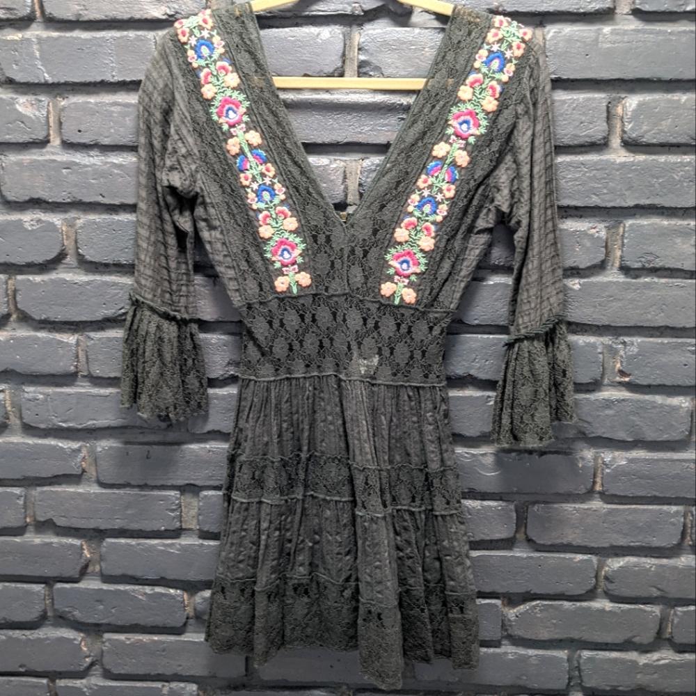 Free People Embroidered Lace Dress size 2 - Picture 3 of 6